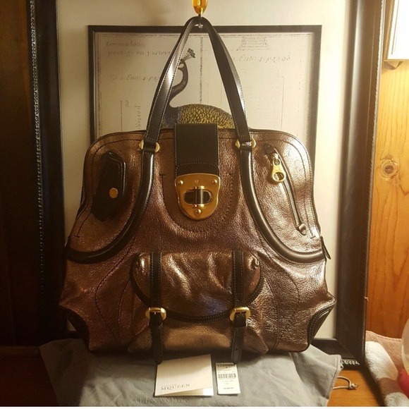 Alexander McQueen - Picture 1 of 4